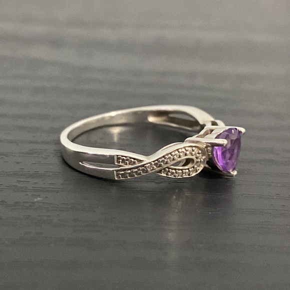 925 Sterling Silver Genuine Heart Shaped Amethyst Stone Size 9.75 - Picture 3 of 8
